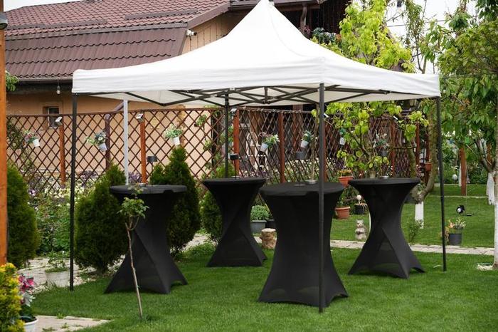 Mese de cocktail pentru eveniment corporate